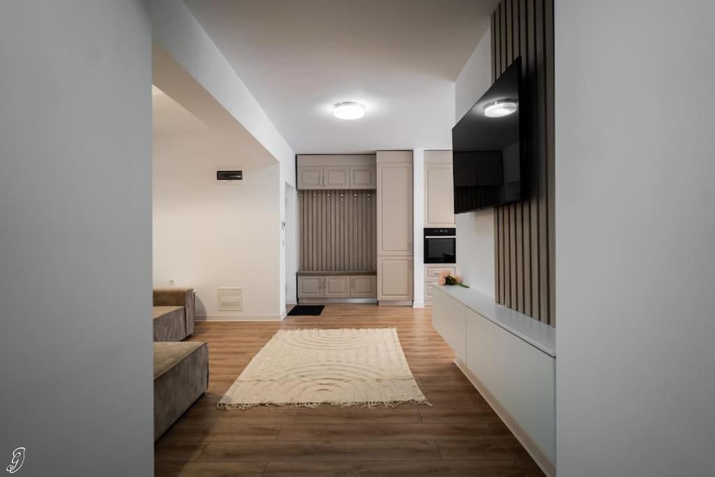 The 10th Floor